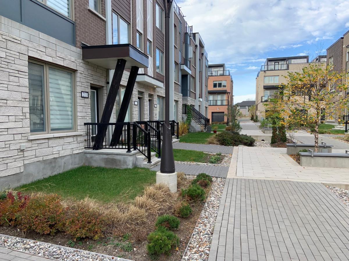 Wateridge Luxury Condos Оттава Экстерьер фото