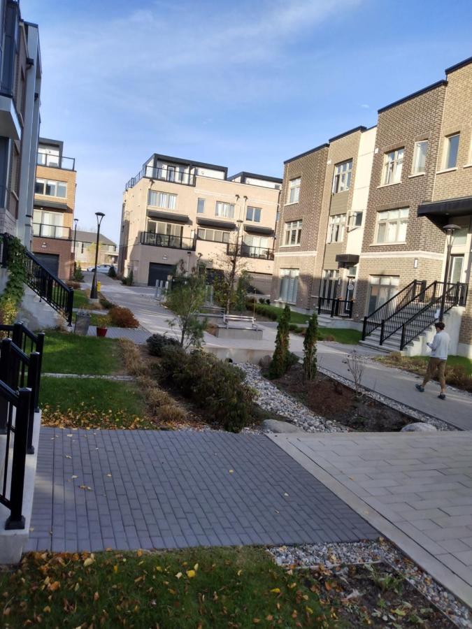 Wateridge Luxury Condos Оттава Экстерьер фото